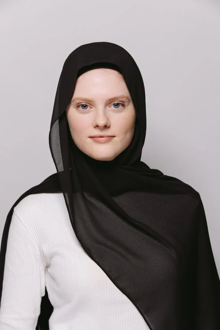 🌸 Elegant Black Chiffon Hijab 🌸